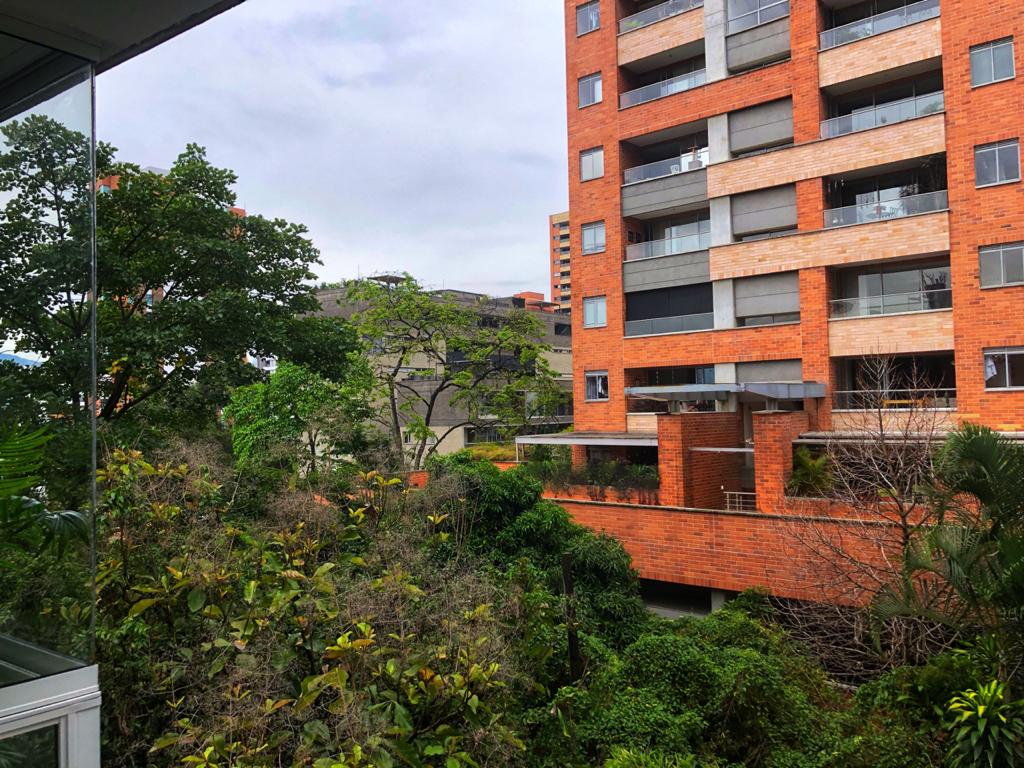Arquitectonico apartamento en venta en Medellin Poblado