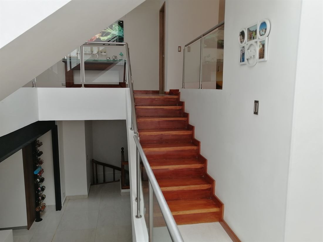 Gran Casa de 4 niveles en Venta en El Poblado - Medellin