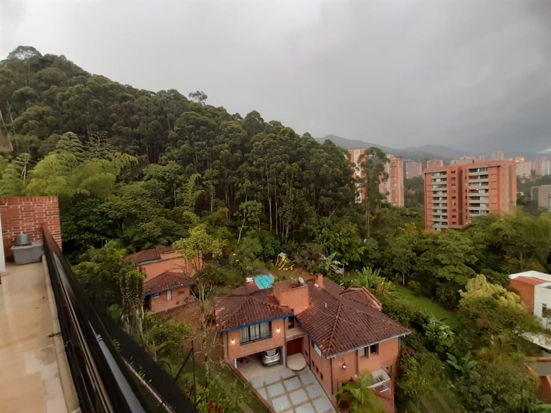 Exclusiva Casa en Venta en Chuscalito el Poblado – Medellin