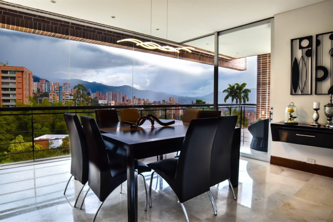Exclusiva Casa en Venta en Chuscalito el Poblado – Medellin