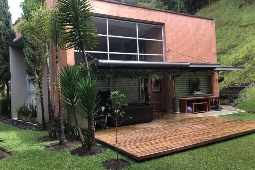 Casa Moderna y Luminosa en Venta en El Poblado-Medellin
