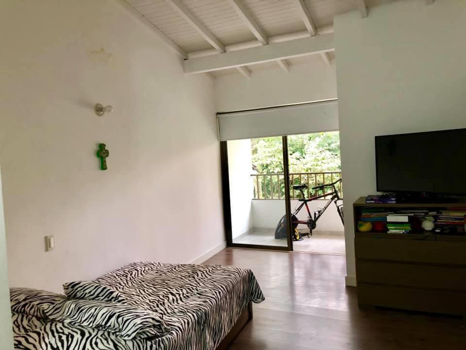 Espaciosa casa en venta en Poblado Medellin
