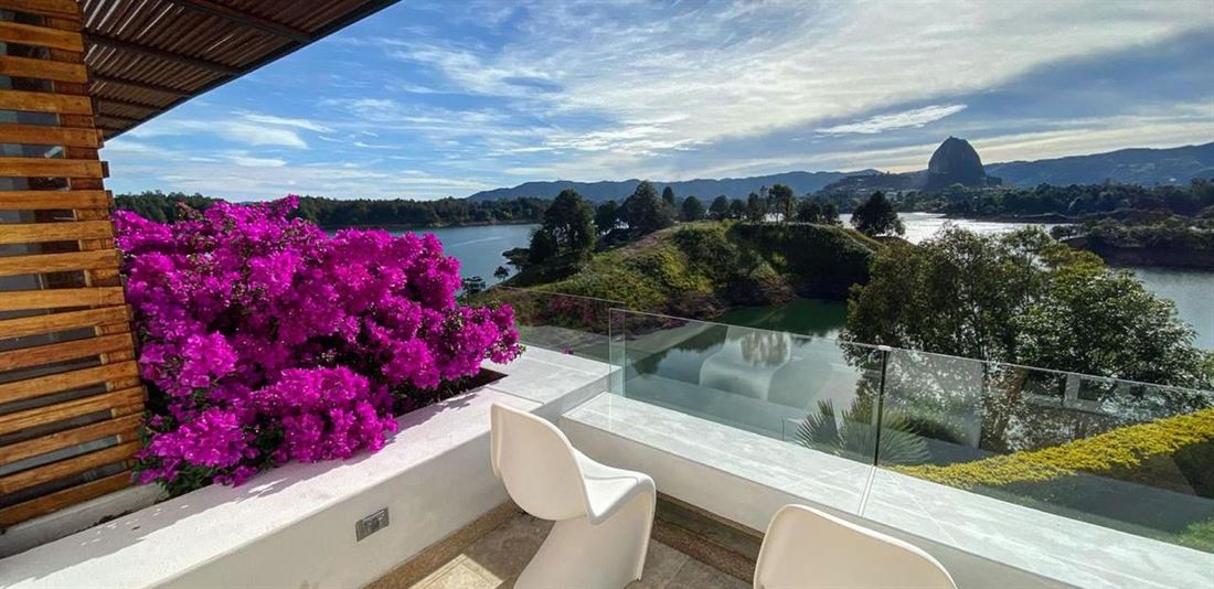 Unique country house in Guatape