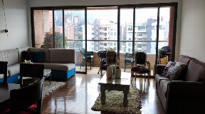 Hermosa vista apartamento en venta en Poblado Medellin