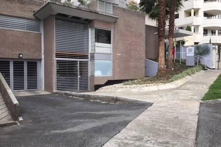 Economico y amoroso suite en arriendo en Medellin Poblado MK7